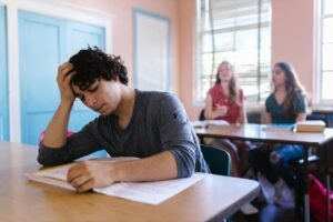 Saúde mental Validar emoções adolescentes é essencial 